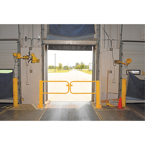 Barri&egrave;re de quai pivotante, 42-1/16" h x 113" la Stor-it Systems