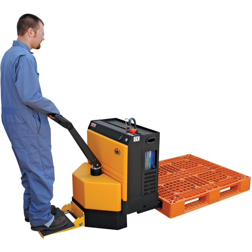Transpalette &eacute;lectrique motoris&eacute; a/plateforme &agrave; conducteur debout, Capacit&eacute; 4500 lb, 48" lo x 30,25" la Stor-it Systems