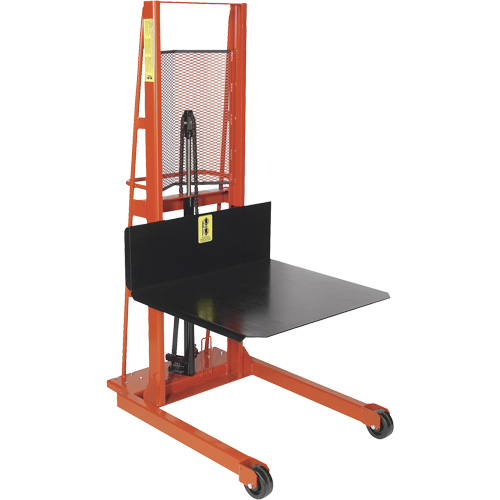 Gerbeur hydraulique &agrave; plateforme, M&eacute;canisme Treuil manuel, Capacit&eacute; de 1000 lb, Levage max de 60" Stor-it Systems