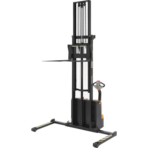 Gerbeur &agrave; m&acirc;t double, Fonctionnement &eacute;lectrique, Capacit&eacute; 2200 lb, Lev&eacute;e max 150" Stor-it Systems