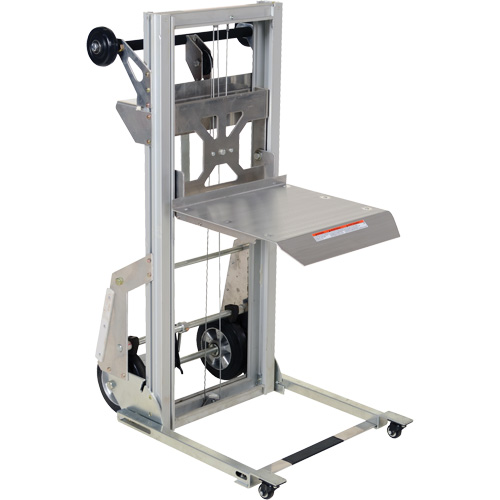 Appareil de levage portatif en aluminium, M&eacute;canisme Pompe au pied, Capacit&eacute; de 200 lb, Levage max de 61" Stor-it Systems