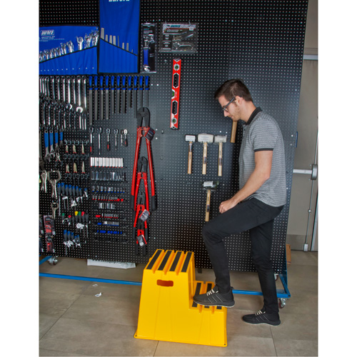 Escabeau industriel, 2 marches, 26" x 22-7/16" x Hauteur 19-11/16" Stor-it Systems