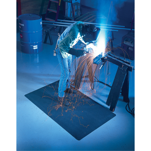 WeldSafe&reg; No. 447 Matting, Rubber, 75' L, 4' W x 9/16" Thick, Black Stor-it Systems