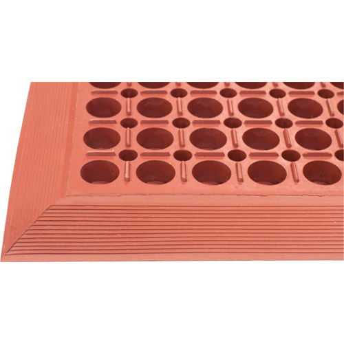 Tapis de s&eacute;rie Competitor, &agrave; fentes, 3' x 5' x 7/8", Orange, Caoutchouc naturel Stor-it Systems