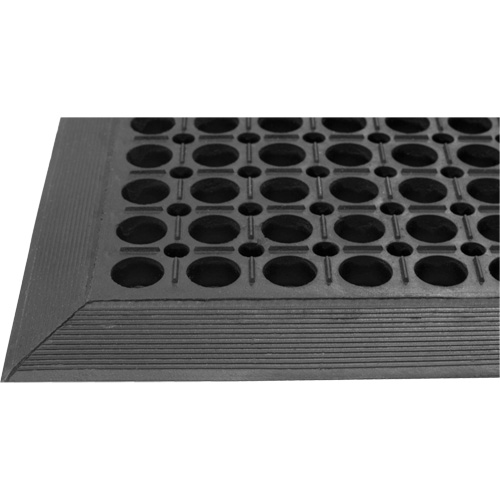 Tapis de s&eacute;rie Competitor, &agrave; fentes, 3' x 5' x 7/8", Noir, Caoutchouc naturel Stor-it Systems