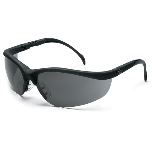 Lunettes de s&eacute;curit&eacute; Klondike, Lentille Grise/fum&eacute;e, Antibu&eacute;e/Anti-&eacute;gratignures, R&eacute;pond ou surpasse la norme CSA Z94.3 Stor-it Systems