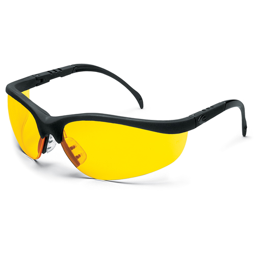 Lunettes de s&eacute;curit&eacute; Klondike, Lentille Ambr&eacute;e, Anti-&eacute;gratignures, R&eacute;pond ou surpasse la norme CSA Z94.3 Stor-it Systems