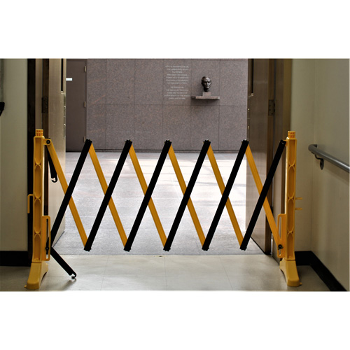 Xpandit Barricade, 36" H x 11.5' L, Black/Yellow Stor-it Systems