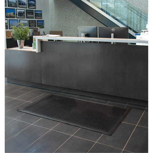 Tapis &agrave; profil bas, Caoutchouc, Grattoir Type, Motif Plein, 3' x 5', Noir Stor-it Systems