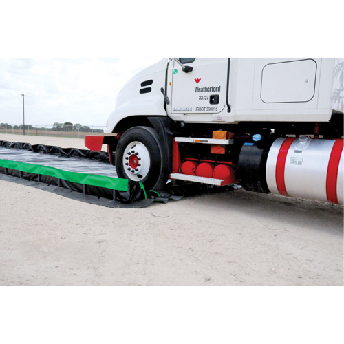 Berme Ultimate Copolymer 2000 Ultra-Containment Berm, Capacit&eacute; 748 gal. US, 10' la x 10' lo x 12" h, Support &agrave; charni&egrave;re Stor-it Systems