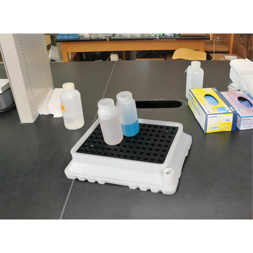 P4 Ultra-Spill Tray, 17" lo x 21" la x 4" h, Cap. de d&eacute;versement 2,9 gal. US Stor-it Systems