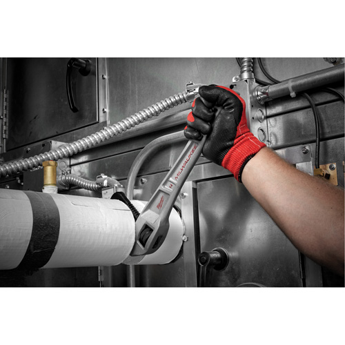 Cl&eacute; &agrave; tuyau coud&eacute;e en aluminium, Cap des m&acirc;choires 2", Longueur 14", Fini Rev&ecirc;tement en poudre, Prise Ergonomique Stor-it Systems