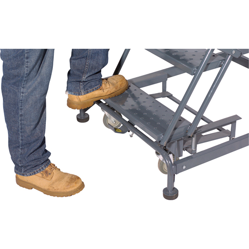 &eacute;chelles roulantes avec pied verrouillable activ&eacute; par le poids, 6 marches, Largeur de la marche 24", Hauteur de la plateforme 60", Acier Stor-it Systems