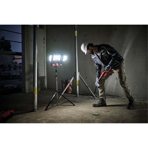 Lampe de travail &agrave; DEL professionnelle &agrave; panneaux pliants lumens sans fil 18V sur tr&eacute;pied, DEL, 3600 lumens Stor-it Systems