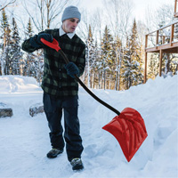 Pelle &agrave; neige Yukon, Lame Polypropyl&egrave;ne, Largueur 18", Manche Prise en D ergonomique Stor-it Systems
