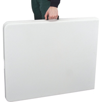 Table se pliant en deux, Rectangulaire, 72" l x 30" la, Poly&eacute;thyl&egrave;ne, Blanc Stor-it Systems