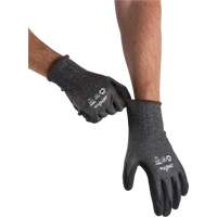 Gants &eacute;cologiques, l&eacute;gers, et r&eacute;sistants &agrave; la coupe, &agrave; haute dext&eacute;rit&eacute;, Taille 7, Calibre 21, Rev&ecirc;tement Mousse de nitrile, Enveloppe en Acier inoxydable/PEHP/rPET, ASTM ANSI niveau A5 Stor-it Systems